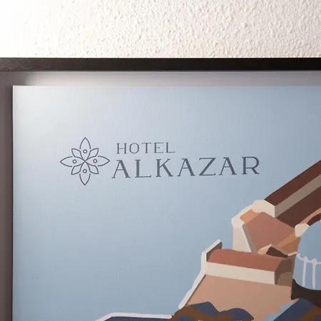 Alkazar Hotel *