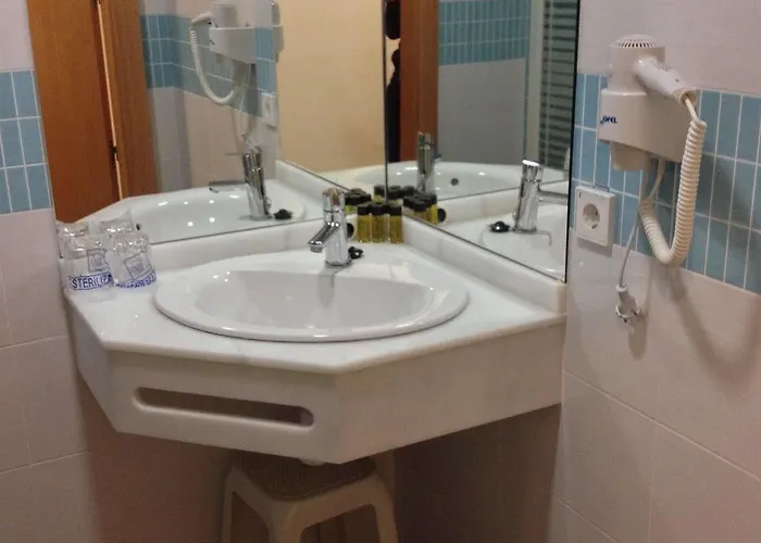 Alkazar Hotel